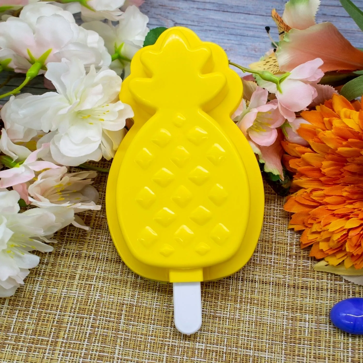 Durable Pineapple Shape Ice Candy Cream Mould Silicone Popsicle Mold Ice Pop DIY Kitchen Tool Ice Molds
